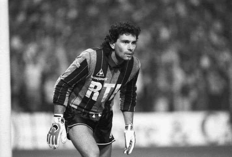 Des grand messieurs pour les cages bleues